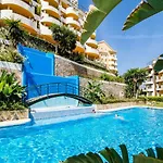 Sam24I- Cozy Apartment Walking Distance To Beach